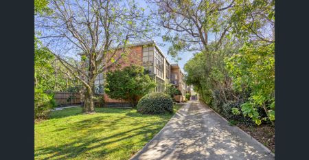 POSITION PERFECT APARTMENT - Photo 4