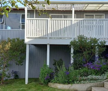 Unique character flat with stunning rural views. - Photo 2