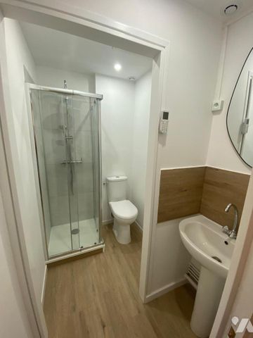 A LOUER LOCAL PROFESSIONNEL LYS LEZ LANNOY - Photo 2