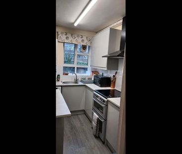 Room in a Shared Flat, Collinson Street, SE1 - Photo 3