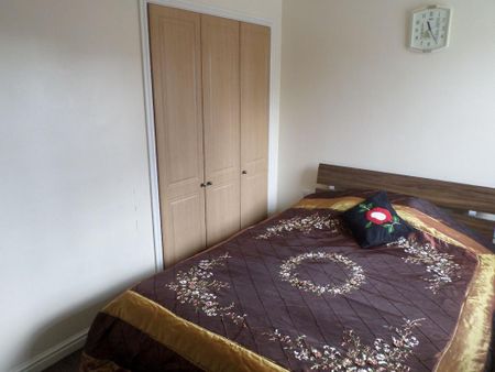 3 bedroom semi-detached house to rent - Photo 3