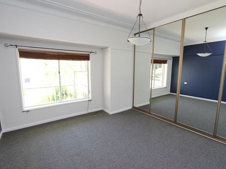 370 Stewart Street, Bathurst, NSW 2795 - Photo 4