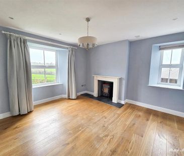 4 bedroom detached house to rent - Photo 2