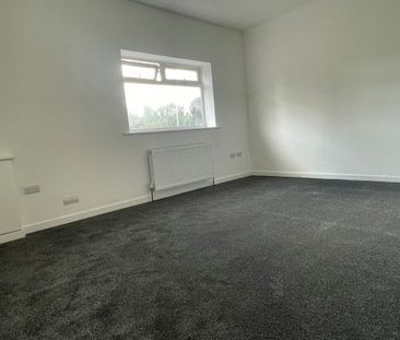 Cross Lane, Radcliffe - Photo 3