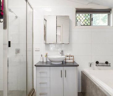 Modern Comfort in a Prime South Toowoomba Location - Photo 4