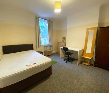 4 bedroom terraced house to rent - Photo 4