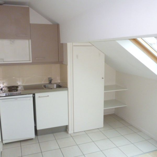 AMIENS - STUDIO 16,60 habitable et 24 m2 au sol - comprenant Séjour avec kitchenette ... - Photo 1