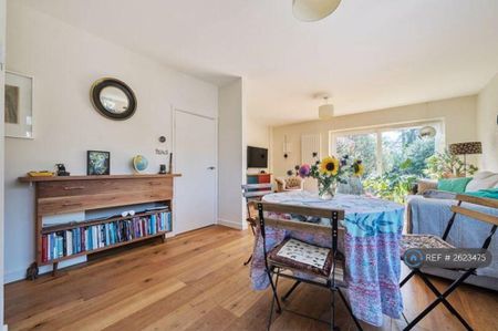 3 bedroom semi-detached house to rent - Photo 5