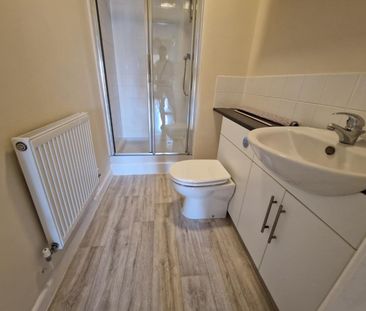 1 bedroom Flat To Let - Photo 4