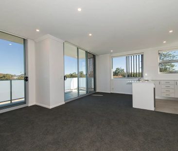 “Luxury And Easy Living” - Photo 6