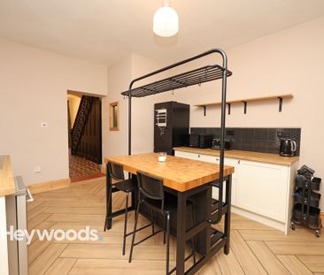 4 bed town house to rent in Northesk Street, Stone, Staffordshire - Photo 6