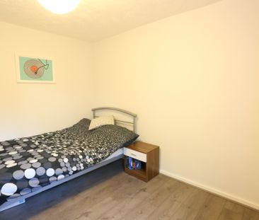 Spey Street – Room 1 - Photo 5