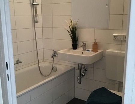 Wohnung mit Balkon im Erdgschoß! - Photo 1