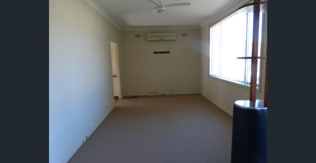 Great, family home in quiet cul-de-sac position. - Photo 1