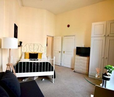 1 Bed Flat, Holland Park Gardens, W14 - Photo 6