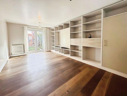 4 bedroom terraced house to rent - Photo 1