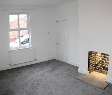 3 bedroom end of terrace house to rent - Photo 1
