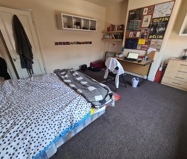 1 bedroom in a house share to rent - Photo 4