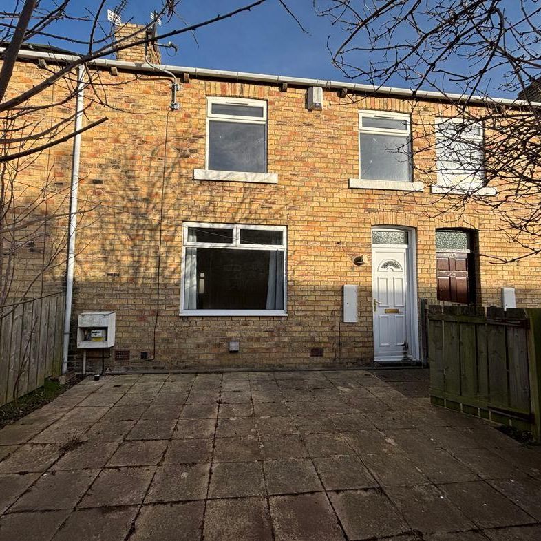 2 bed terraced house to rent in NE63 - Photo 2