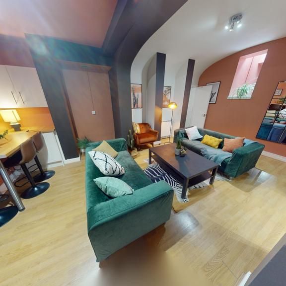 4 bedroom ground floor flat to rent - Photo 1