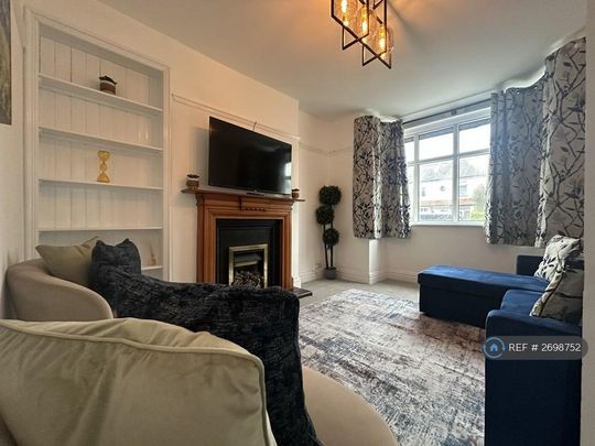 3 bedroom semi-detached house to rent - Photo 1