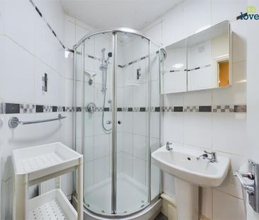 4 bedroom semi-detached house to rent - Photo 4