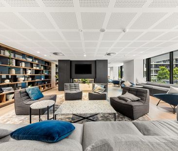 Luxury Apartment on the Edge of the River! - Photo 3