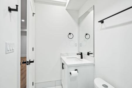 For Lease - 18 Keewatin Avenue Unit# Lower, Toronto, Ontario - Photo 4