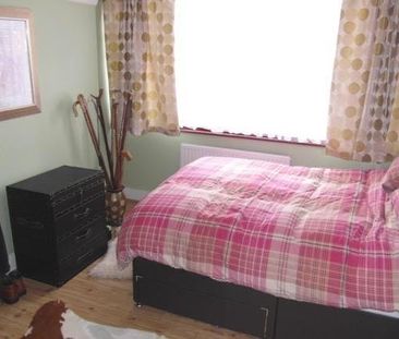 4 bedroom terraced house to rent - Photo 6