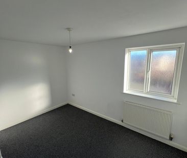 2 bed Apartment - To Let - Photo 3