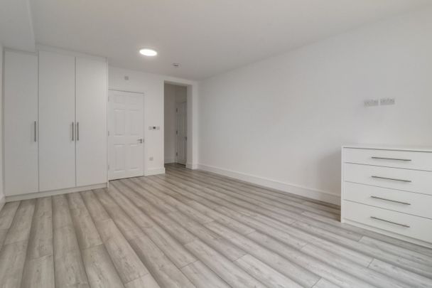 Room 3 - Northumberland Road, North Harrow, HA2 - Photo 1