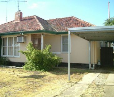 FRESHLY PAINTED HOME IN GREAT LOCATION - Photo 3