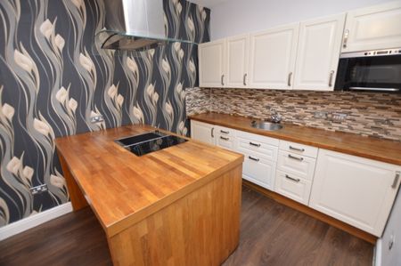 1 Bedroom FIrst Floor Flat - Photo 5
