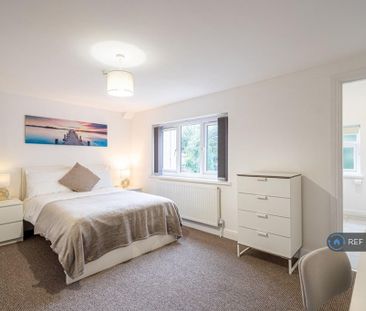 Studio to rent - Photo 4