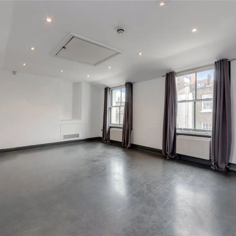 2 bedroom maisonette in Hampstead - Photo 1