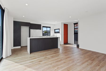 Modern Two-Bedroom Townhouse in Addington - Photo 5