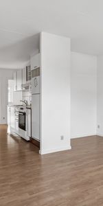 Charmerende og moderne bolig med altan - Photo 4