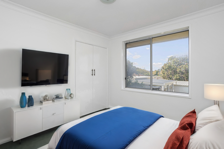 Prime Location - Photo 4