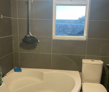 Room in a Shared House, Waterloo Road, E10 - Photo 2