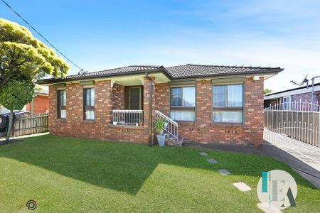 Lovely Home in Lovely Location - Photo 3