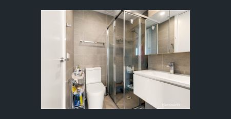 Contemporary Apartment Living with City Views - Photo 3