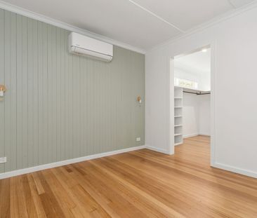 Contemporary Family Living with Golf Course Backdrop - Photo 3
