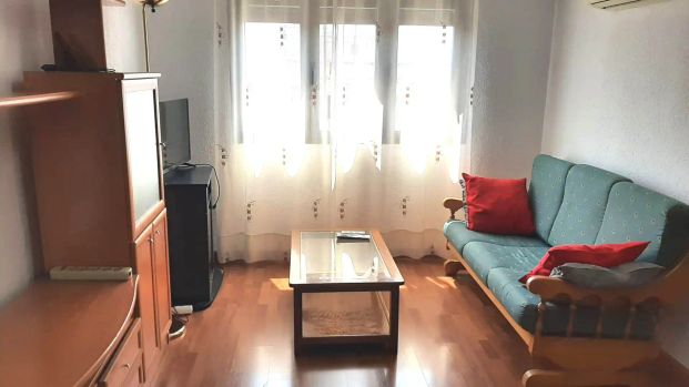 Piso de alquiler en Barrio de Delicias - Photo 1