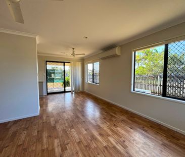 Welcome Home to the Northern Beaches! - Photo 1