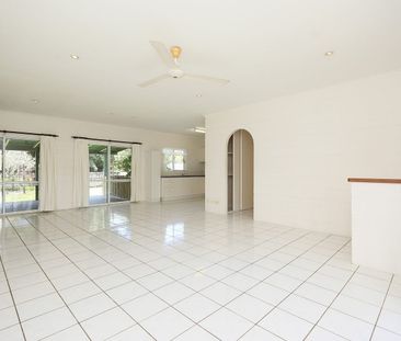 Edmonton Home on a Budget - Big Kitchen - Solar - Side Access - Photo 1