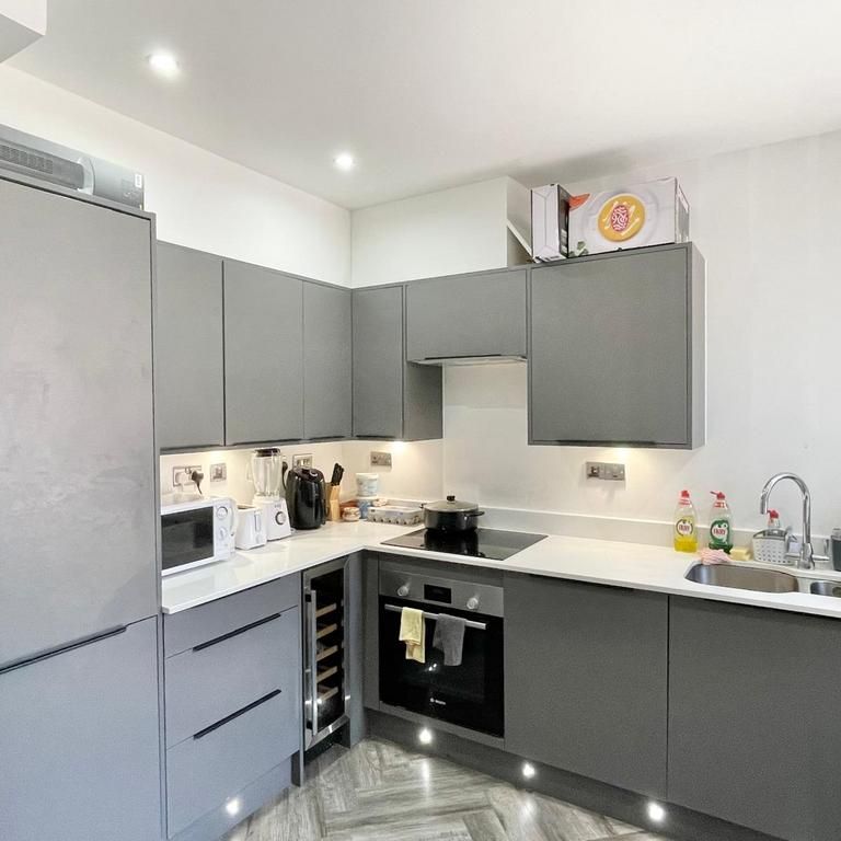 1 bedroom in a flat share to rent - Photo 1