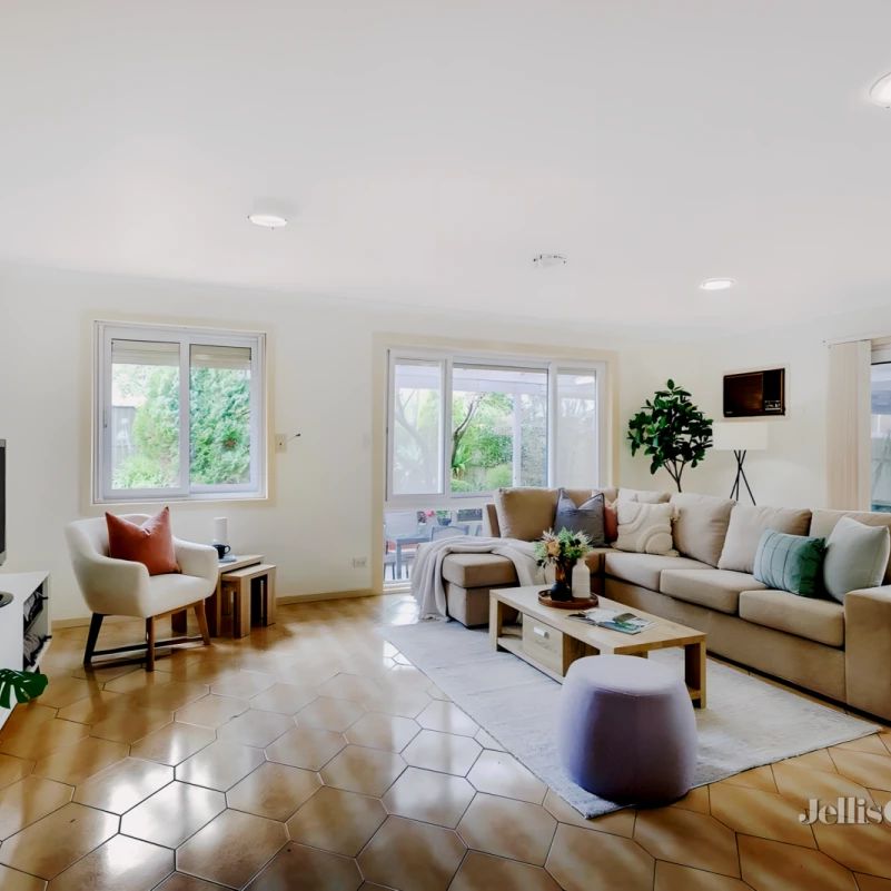 4 Bed, 2 Bath - Photo 1