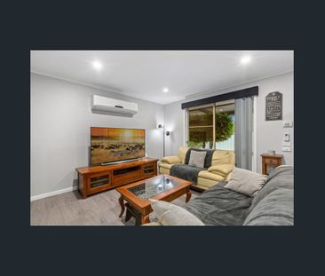 Great family home in perfect central location ! no car required !! - Photo 2