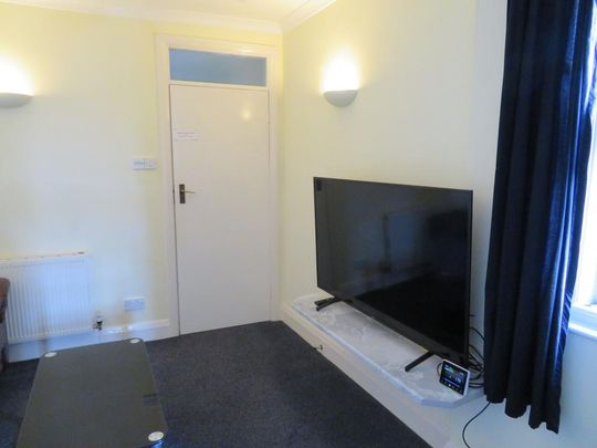 4 bedroom terraced house to rent - Photo 1