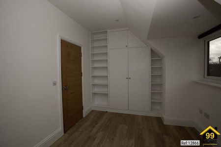 2 bed Flat in Hendon Lane , London, N3 3PS - Photo 2